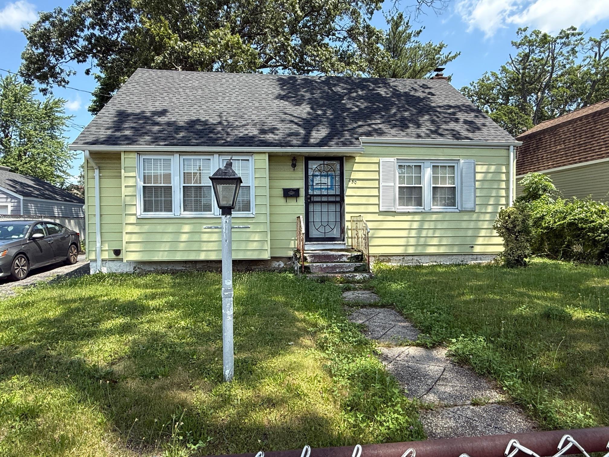 450 Rhodes Lane, West Hempstead, NY 11552