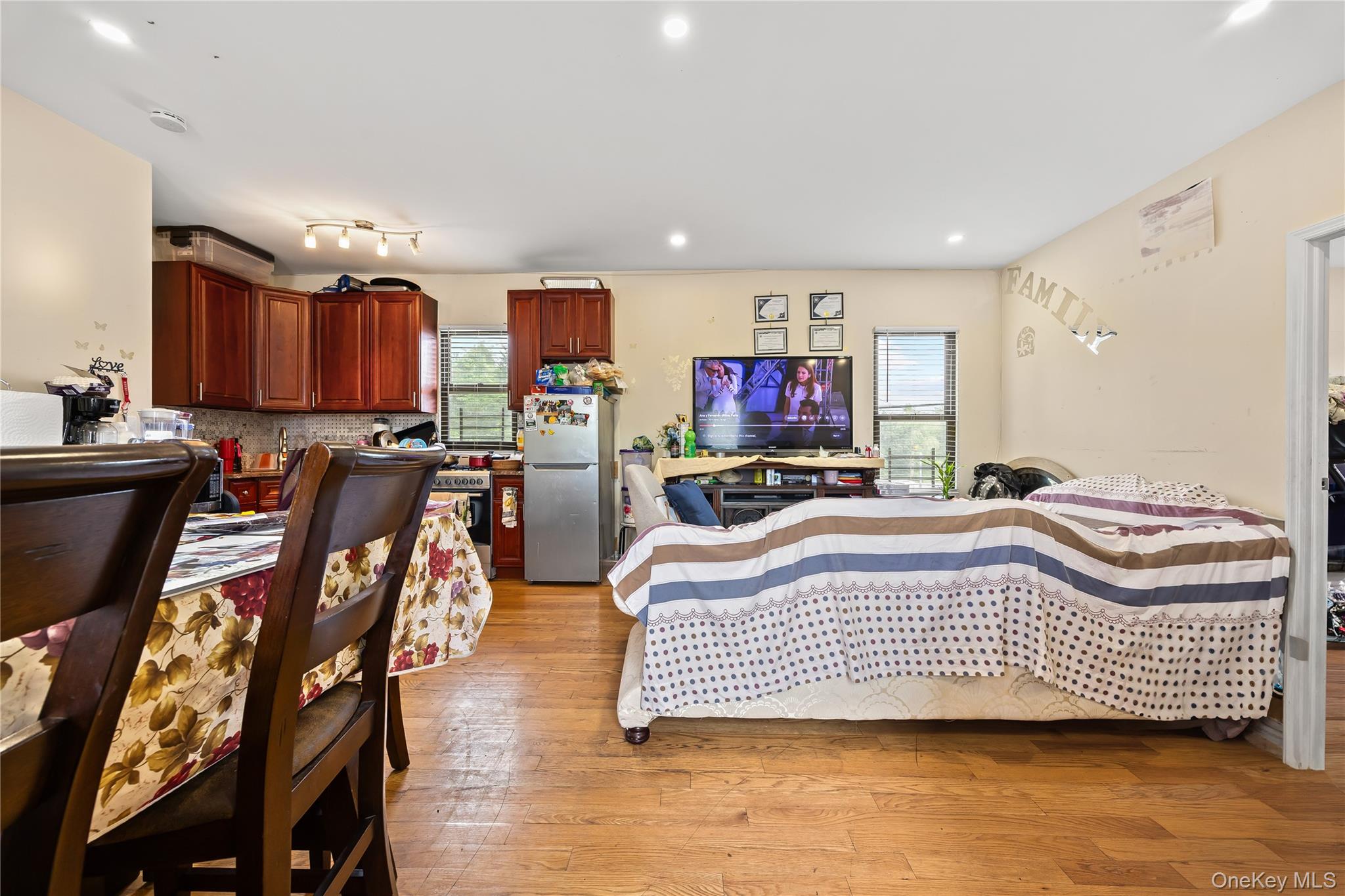 2211 De Reimer Avenue, Bronx, NY 10475