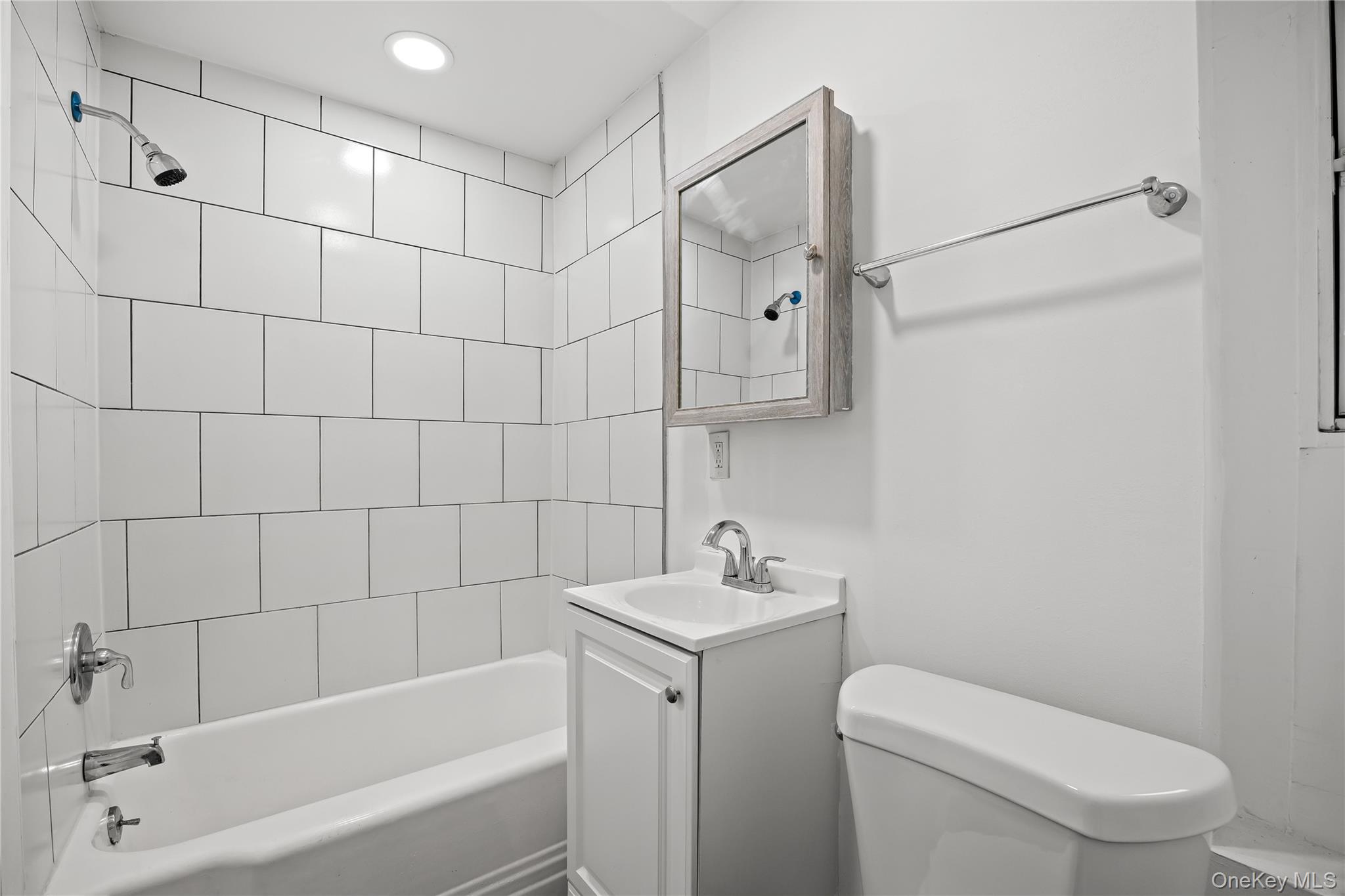 2211 De Reimer Avenue, Bronx, NY 10475