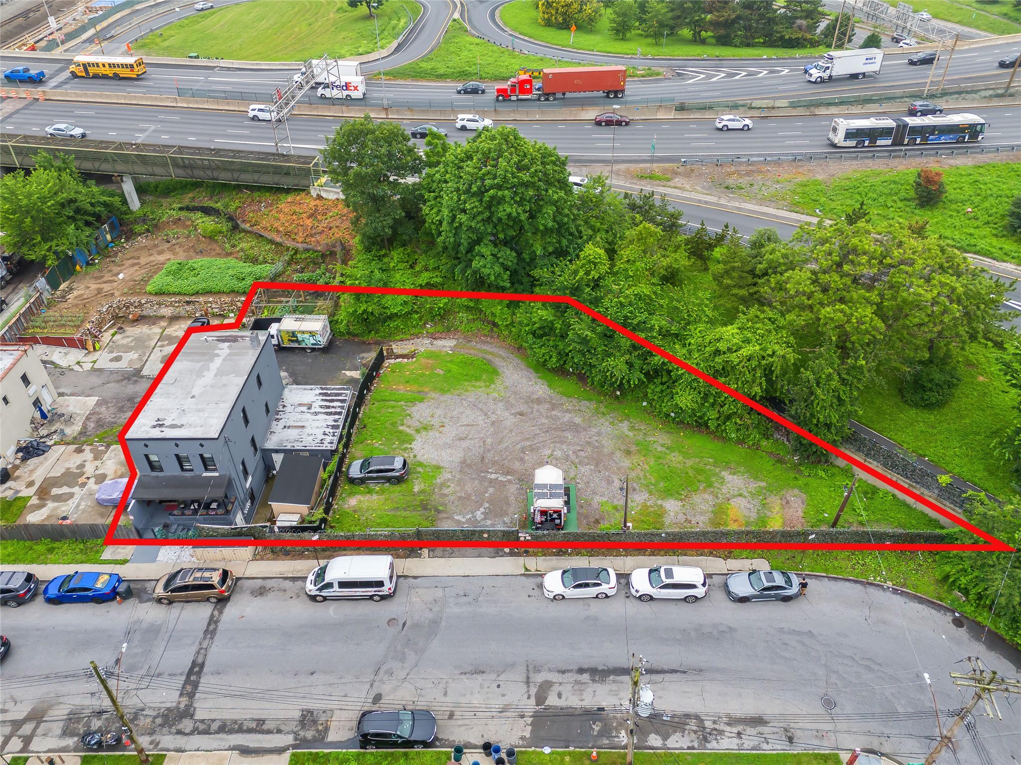 2211 De Reimer Avenue, Bronx, NY 10475