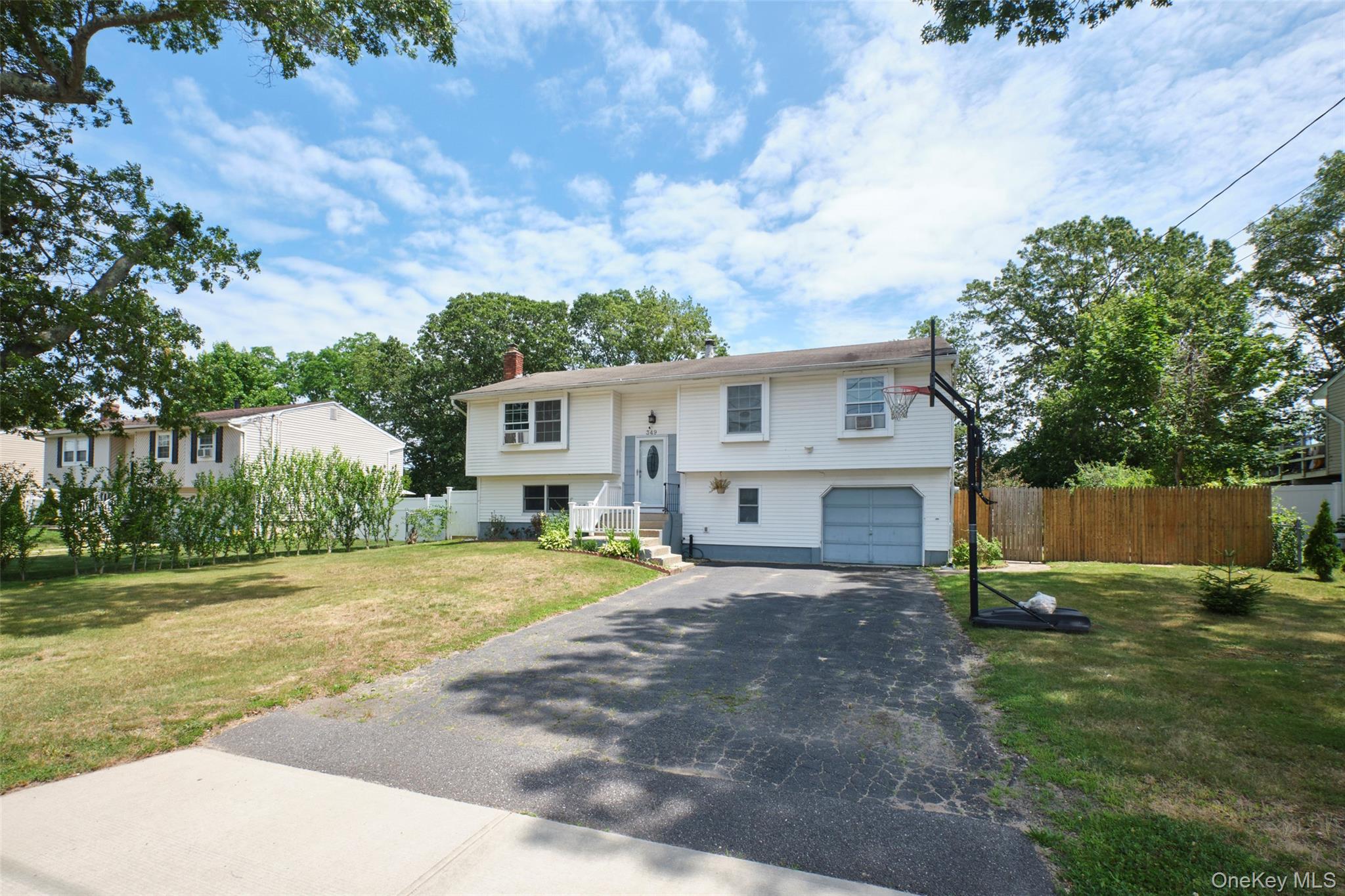 349 Randall Road, Ridge, NY 11961