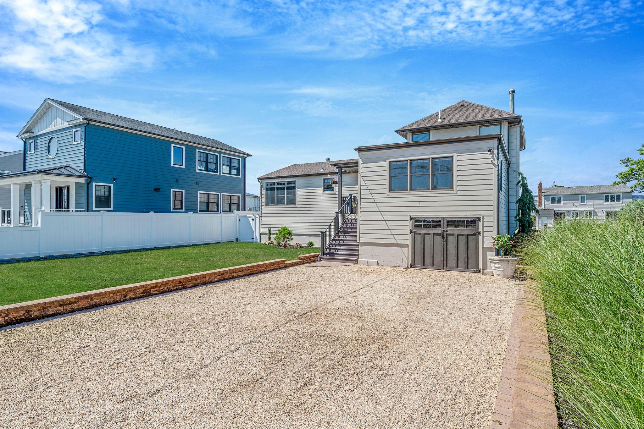 33 Pershing Avenue, Babylon, NY 11702