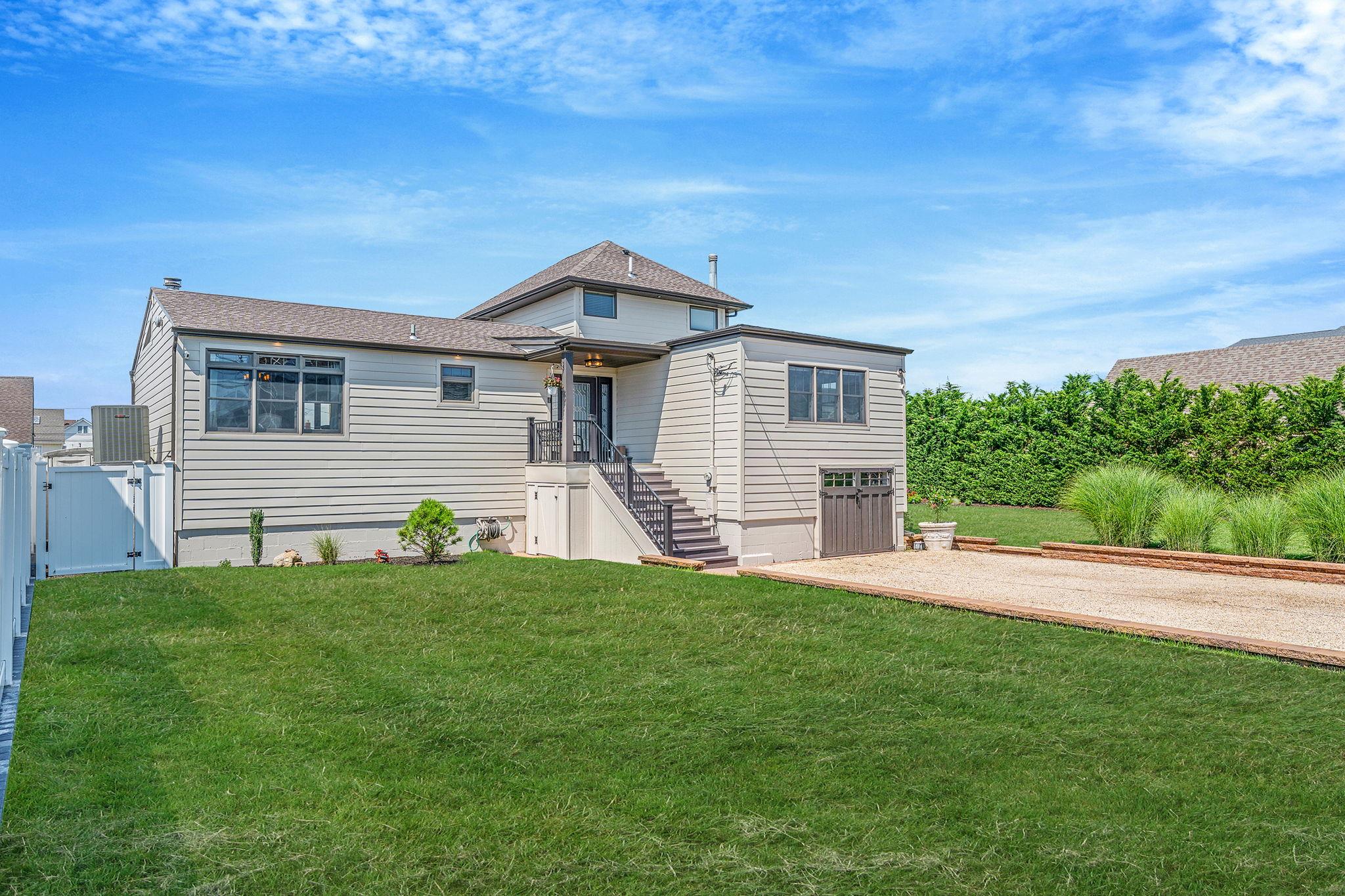 33 Pershing Avenue, Babylon, NY 11702