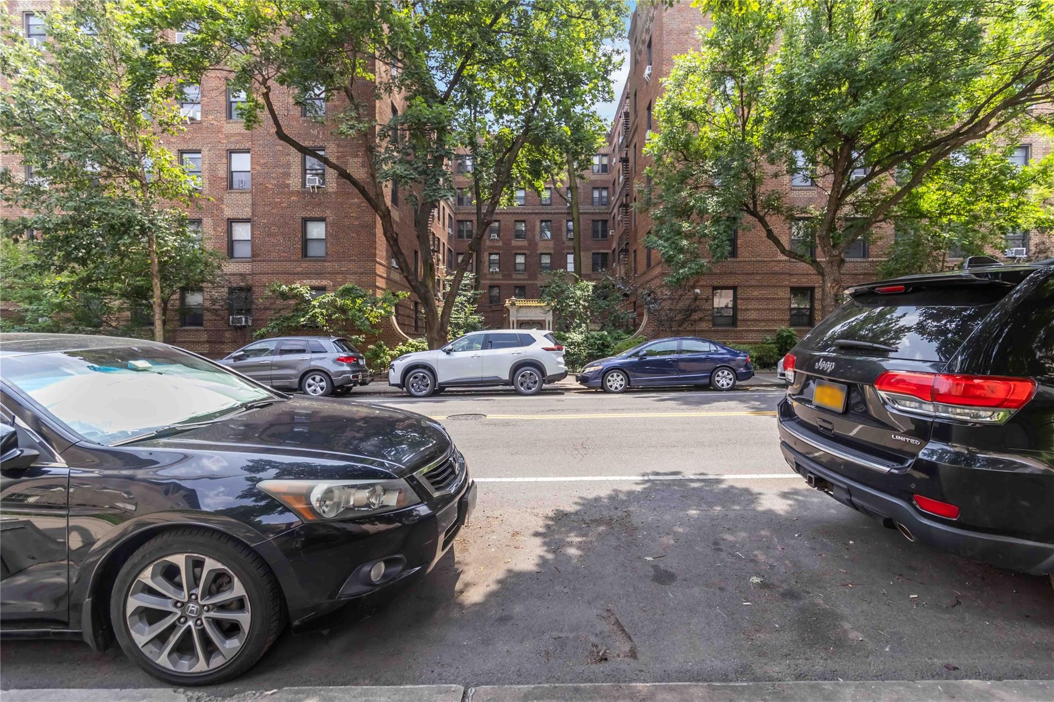 83-10 35th Avenue # 5B, Jackson Heights, NY 11372