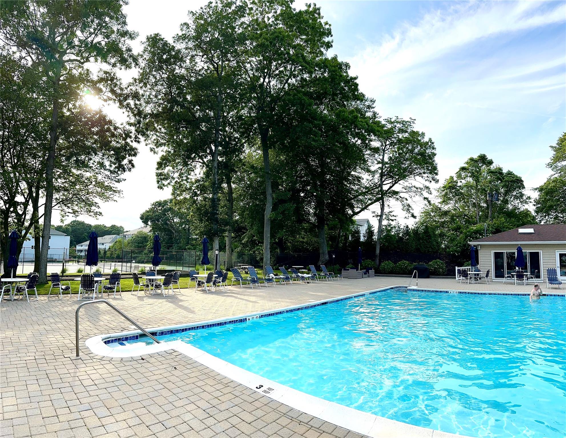 806 Bluffs Drive N, Baiting Hollow, NY 11933