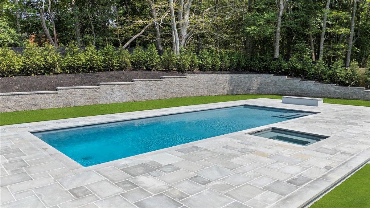 128 Sandy Hollow Road, Southampton, NY 11968