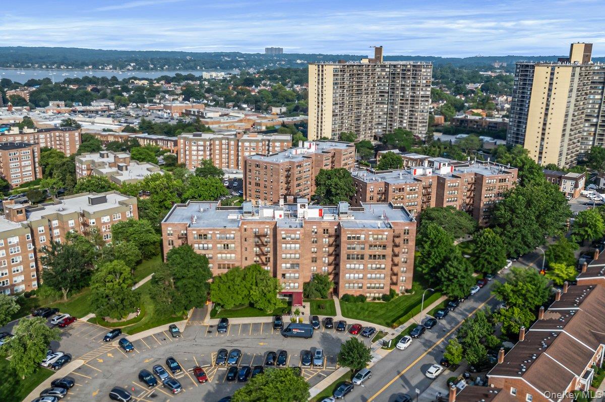 18-55 Corporal Kennedy St # 6H, Bayside, NY 11360