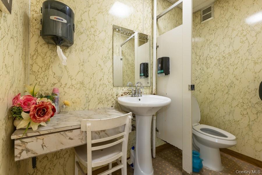 5836 Catalpa Avenue, Ridgewood, NY 11385