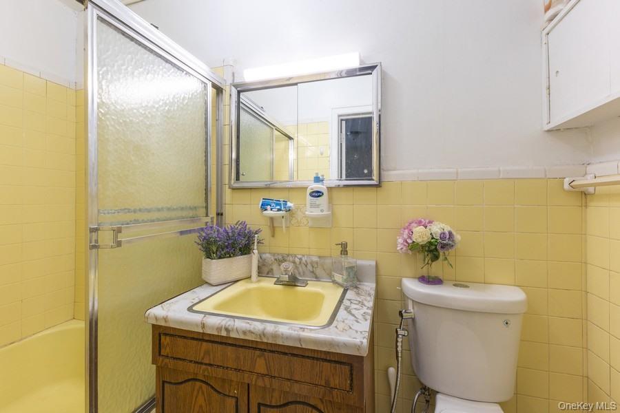 5836 Catalpa Avenue, Ridgewood, NY 11385