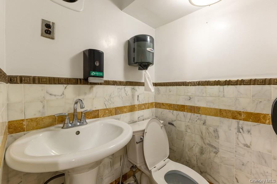 5836 Catalpa Avenue, Ridgewood, NY 11385