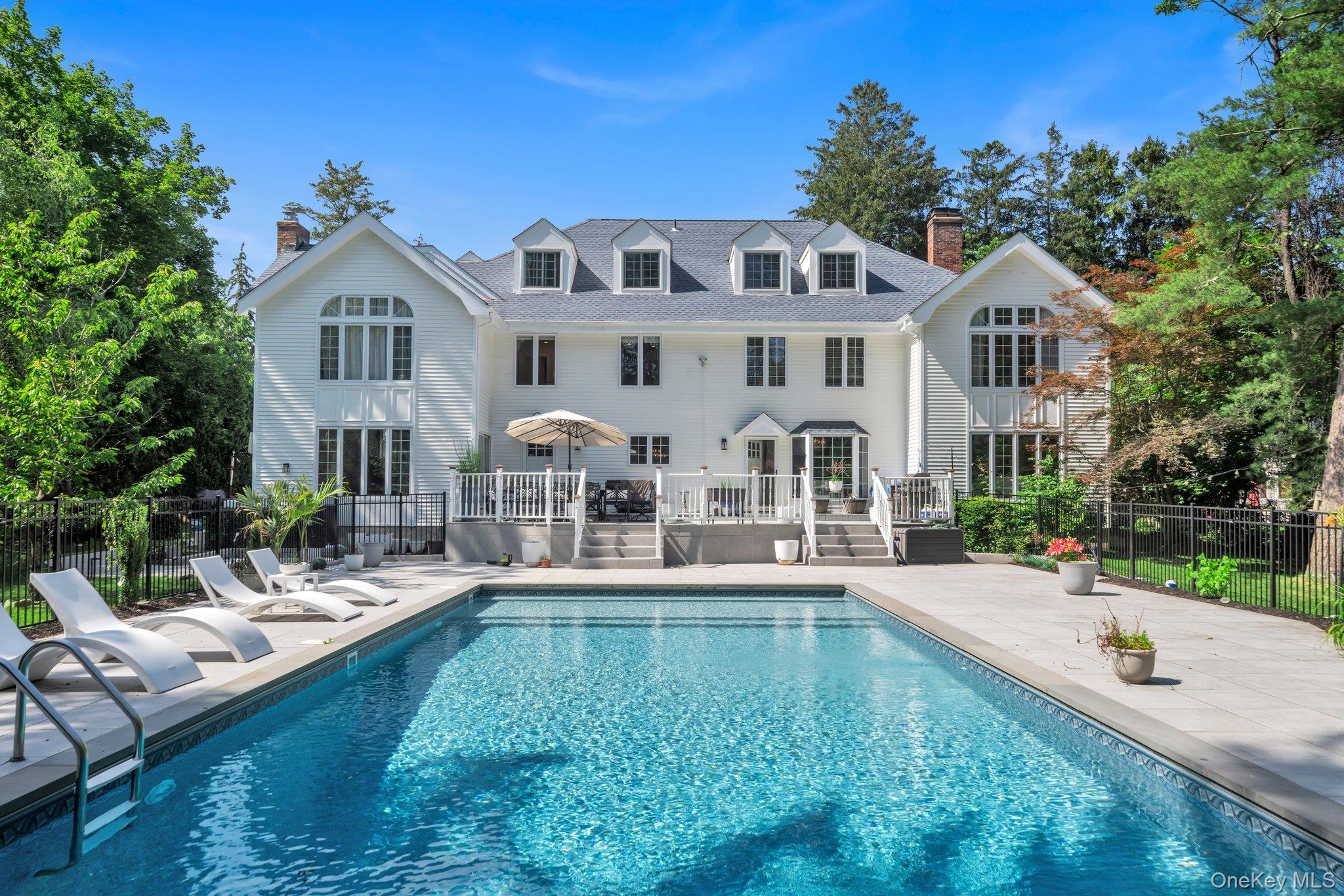 304 Syosset Woodbury Road, Woodbury, NY 11797