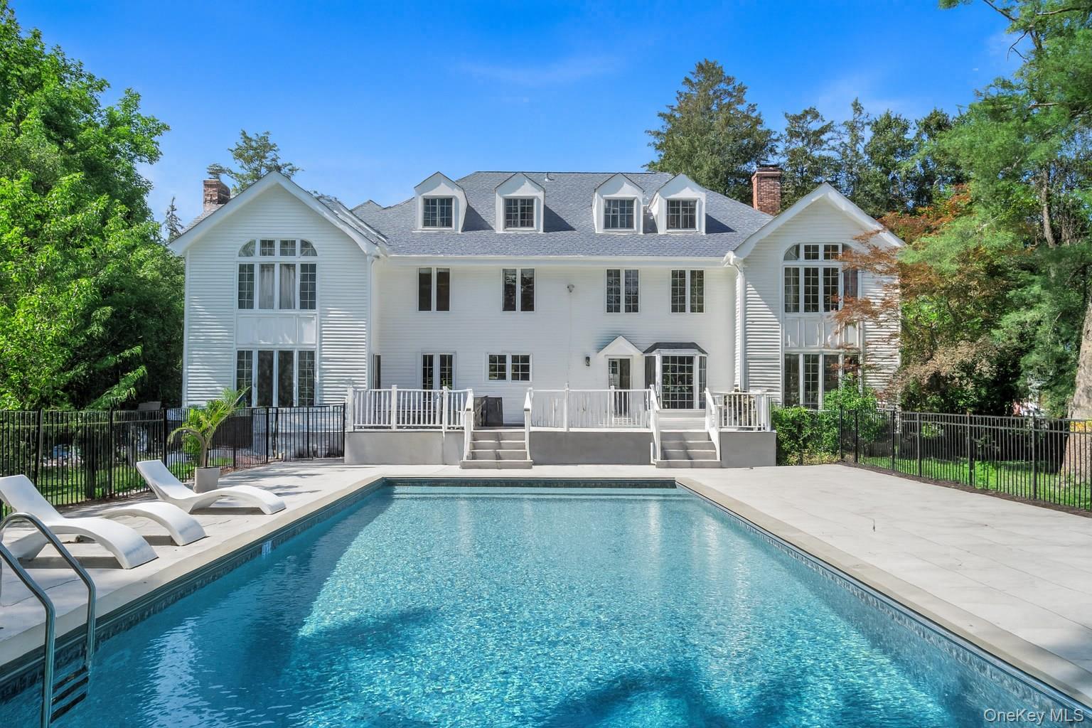 304 Syosset Woodbury Road, Woodbury, NY 11797