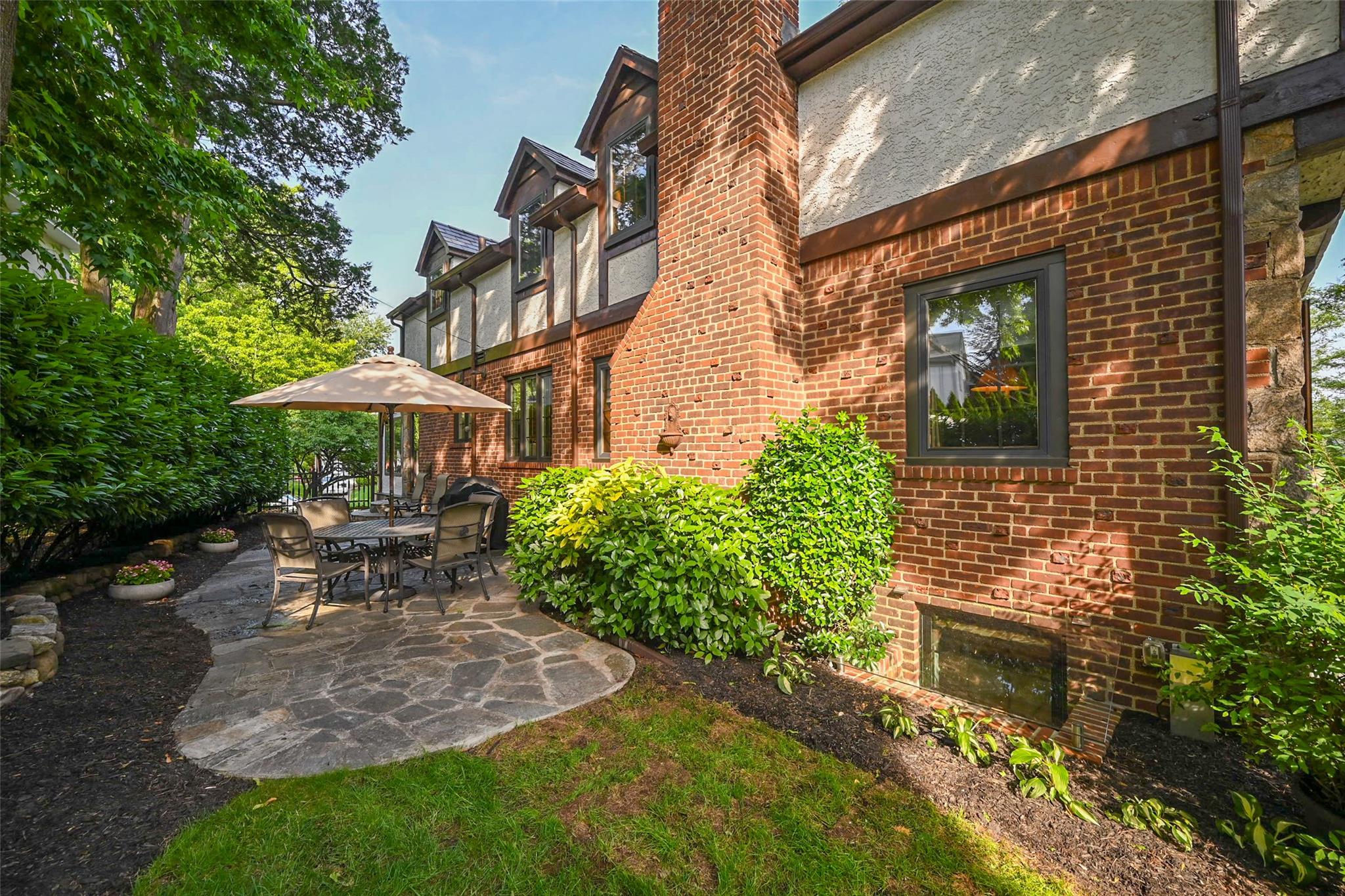 80-67 222 Street, Hollis Hills, NY 11427