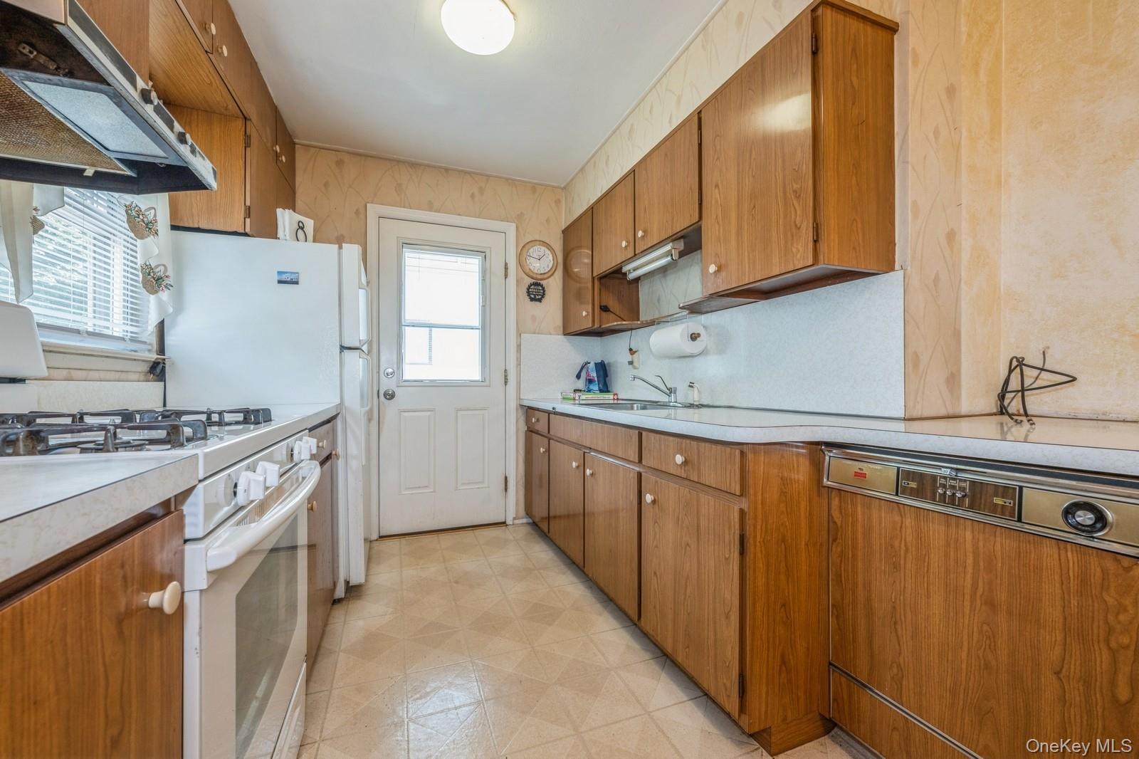 66 Gates Avenue, Valley Stream, NY 11580