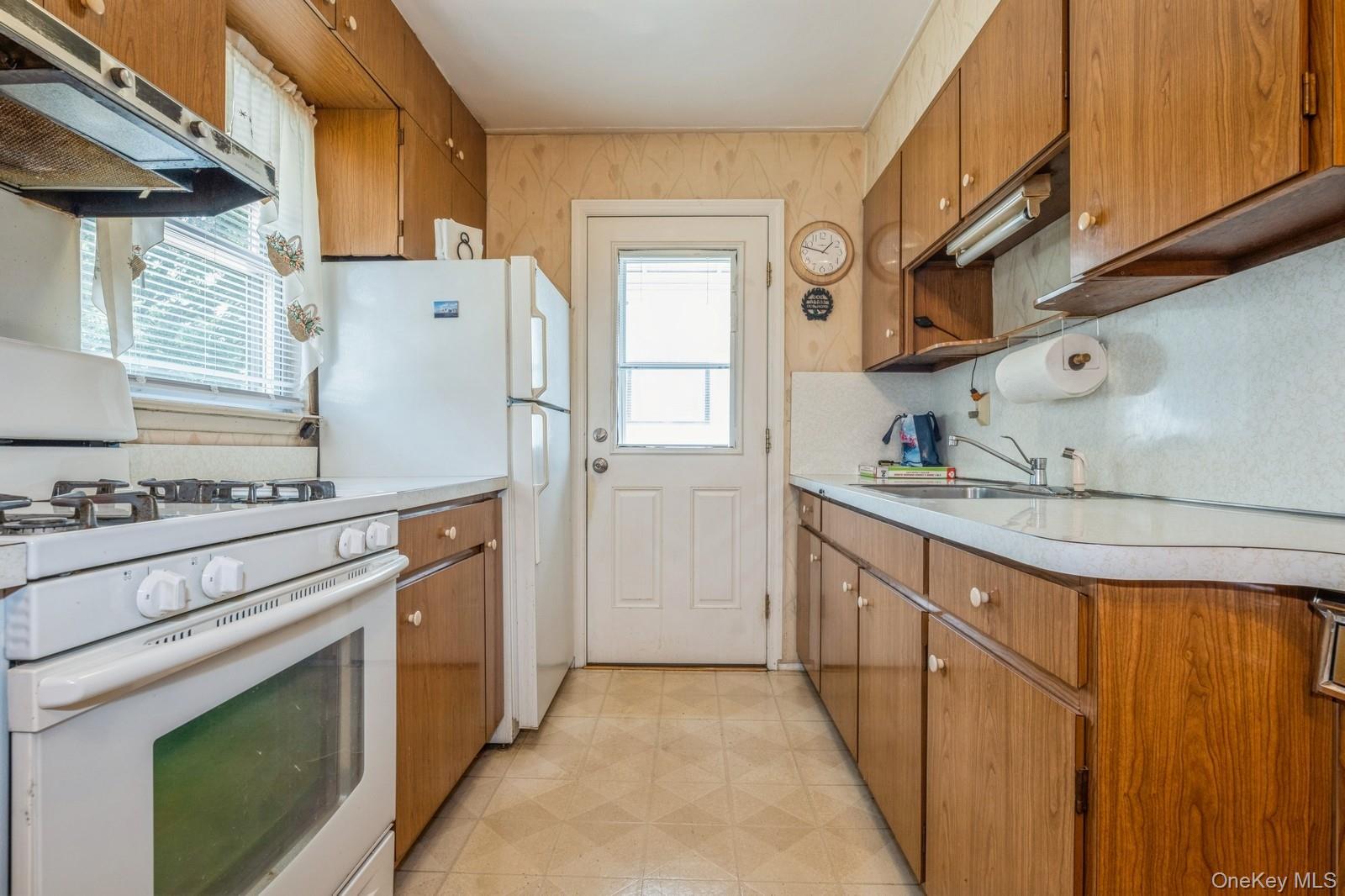 66 Gates Avenue, Valley Stream, NY 11580