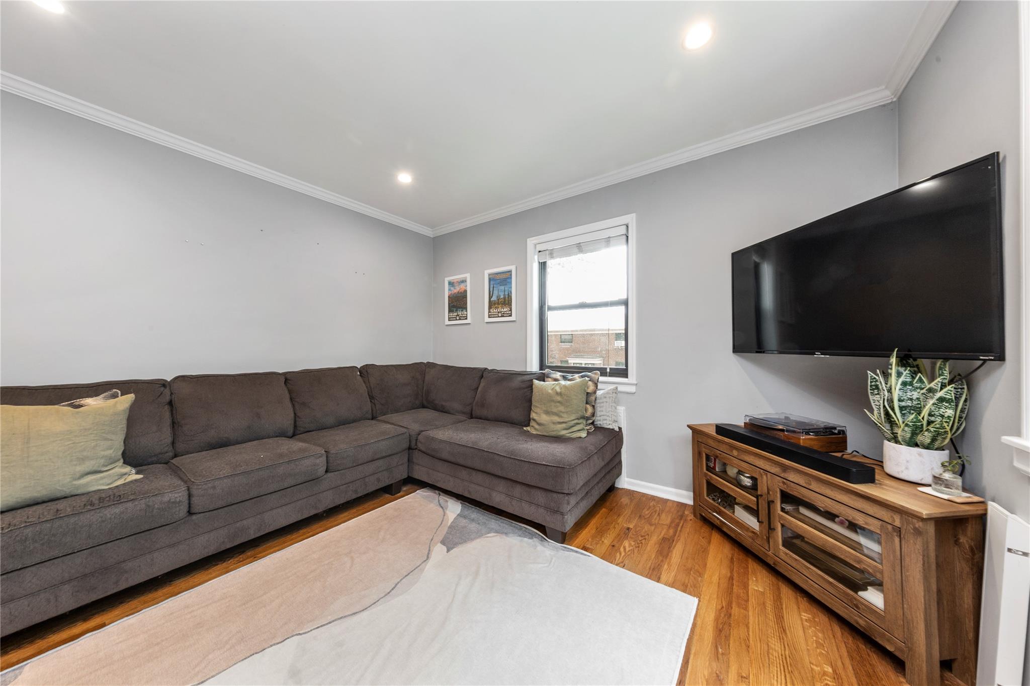 218-02 73rd Avenue # Upper, Oakland Gardens, NY 11364