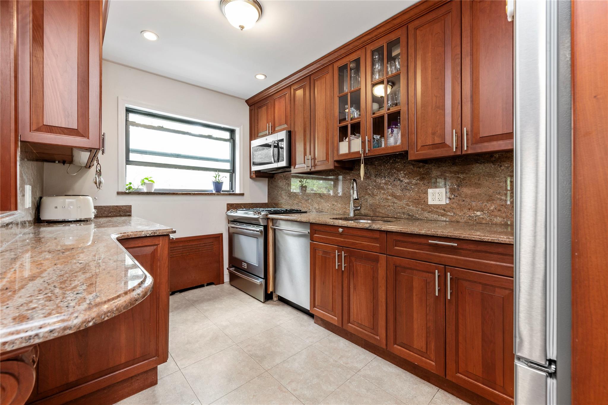 218-02 73rd Avenue # Upper, Oakland Gardens, NY 11364