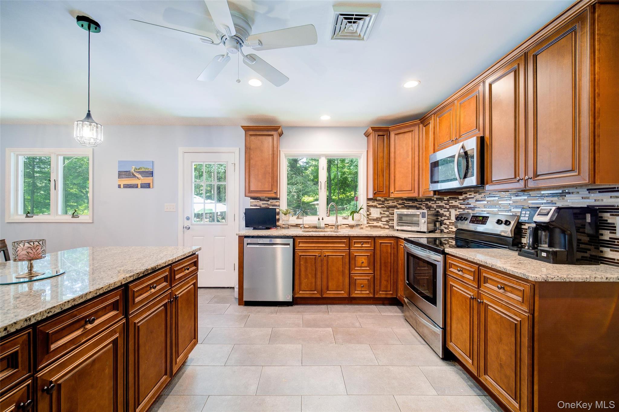 35 Wildwood Drive, Poughkeepsie, NY 12603