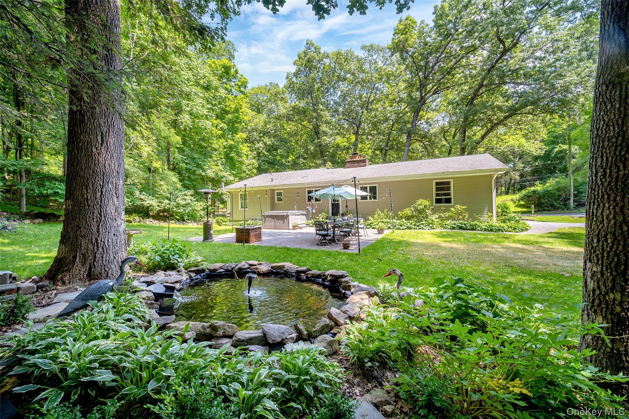 35 Wildwood Drive, Poughkeepsie, NY 12603