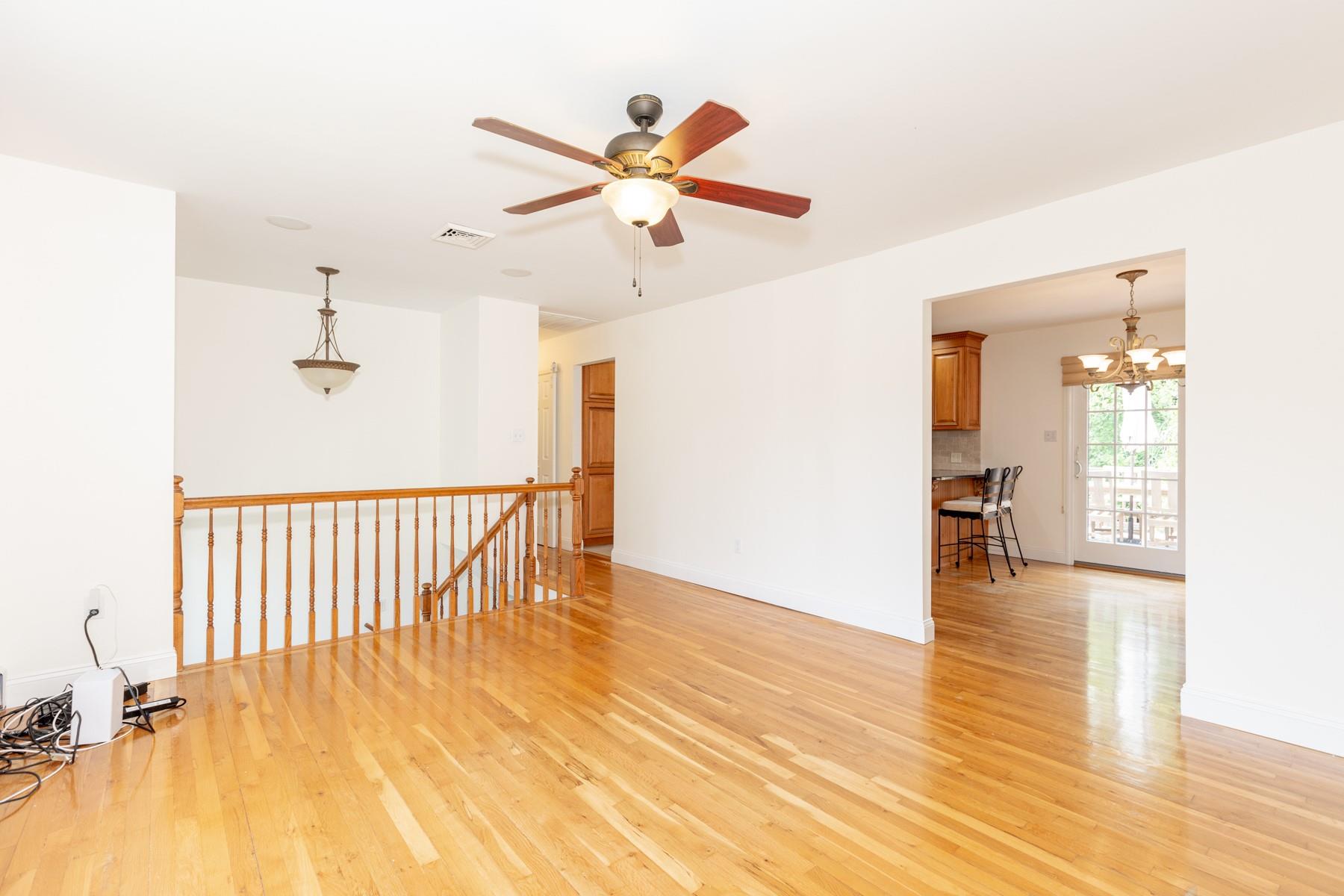 520 Hyman Avenue, West Islip, NY 11795