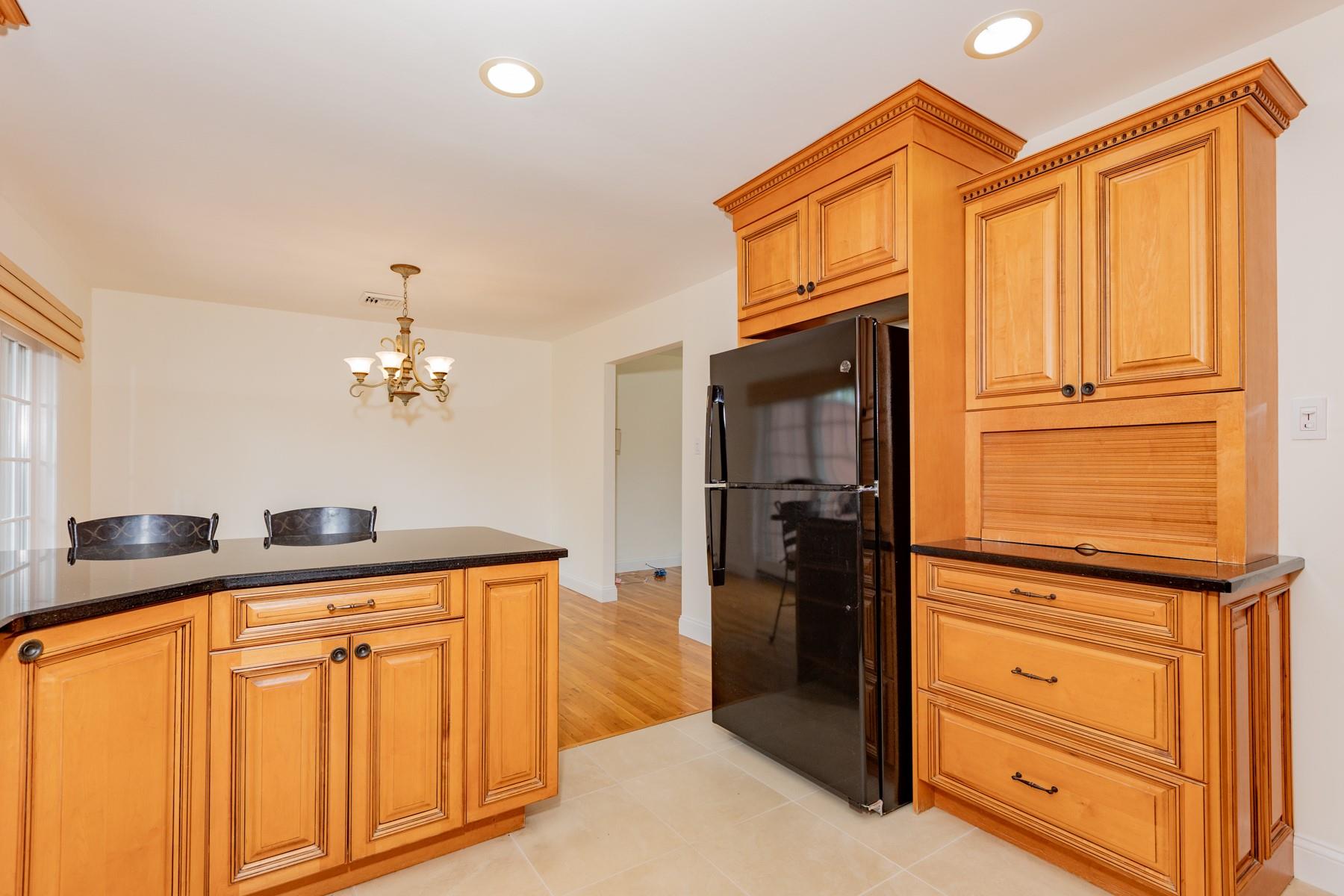 520 Hyman Avenue, West Islip, NY 11795