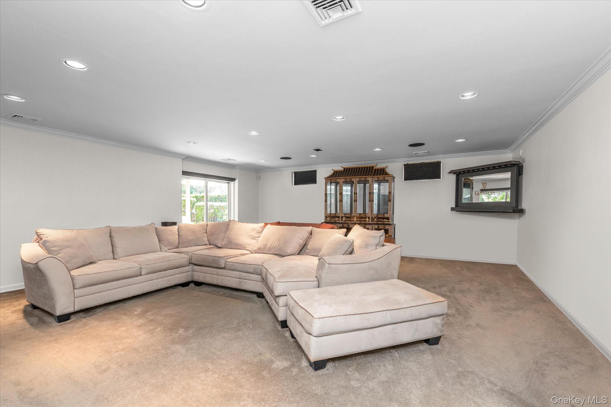 85 Sagamore Drive, Plainview, NY 11803