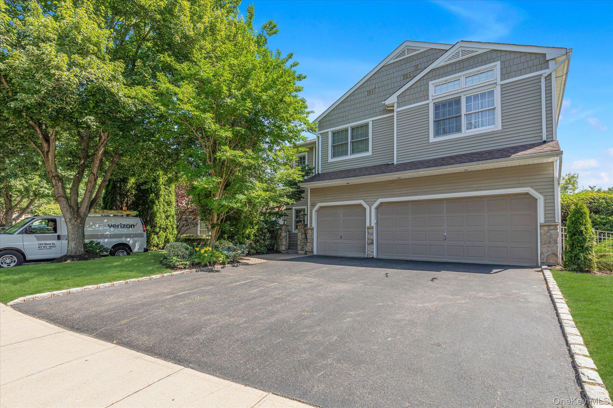 85 Sagamore Drive, Plainview, NY 11803