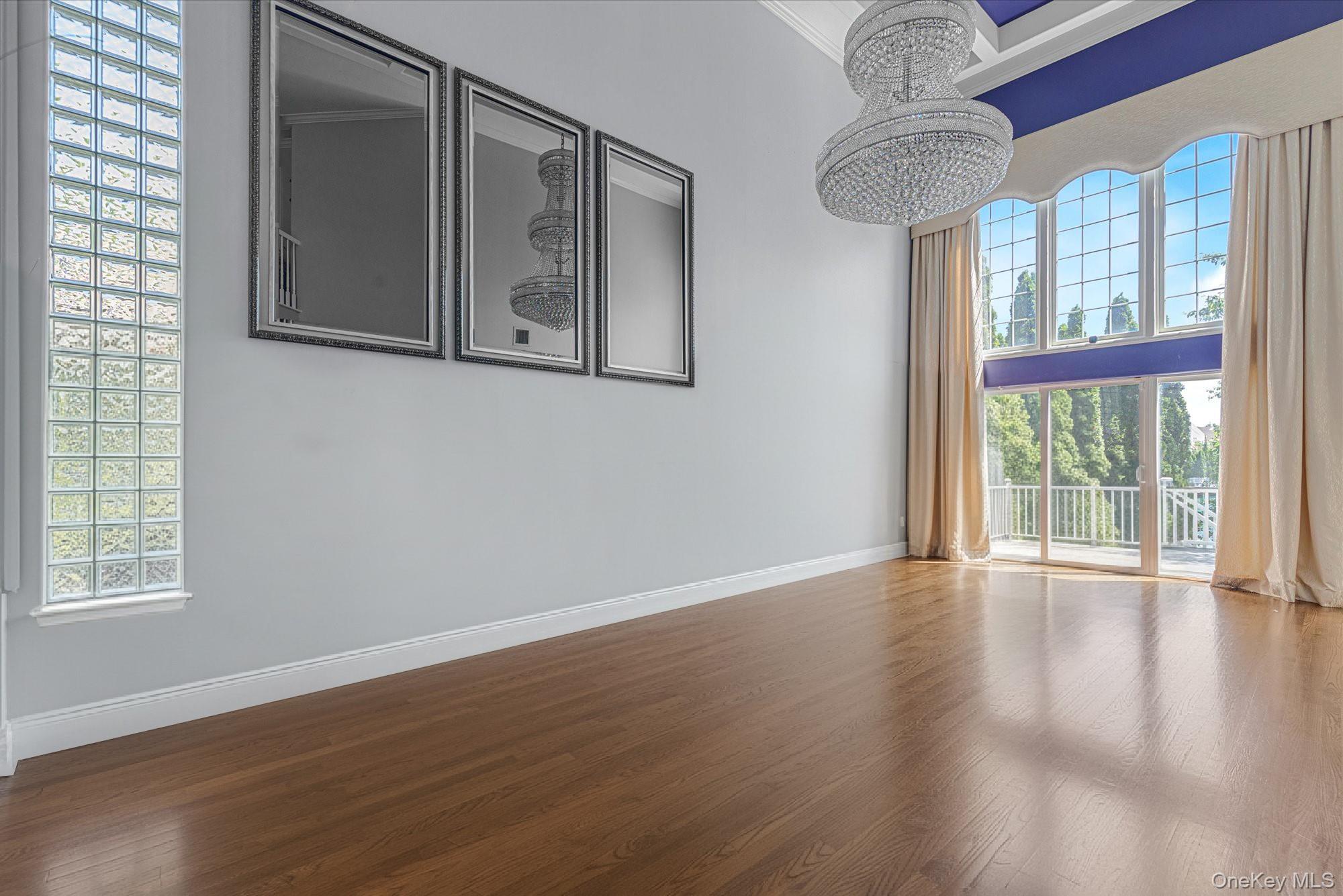 85 Sagamore Drive, Plainview, NY 11803