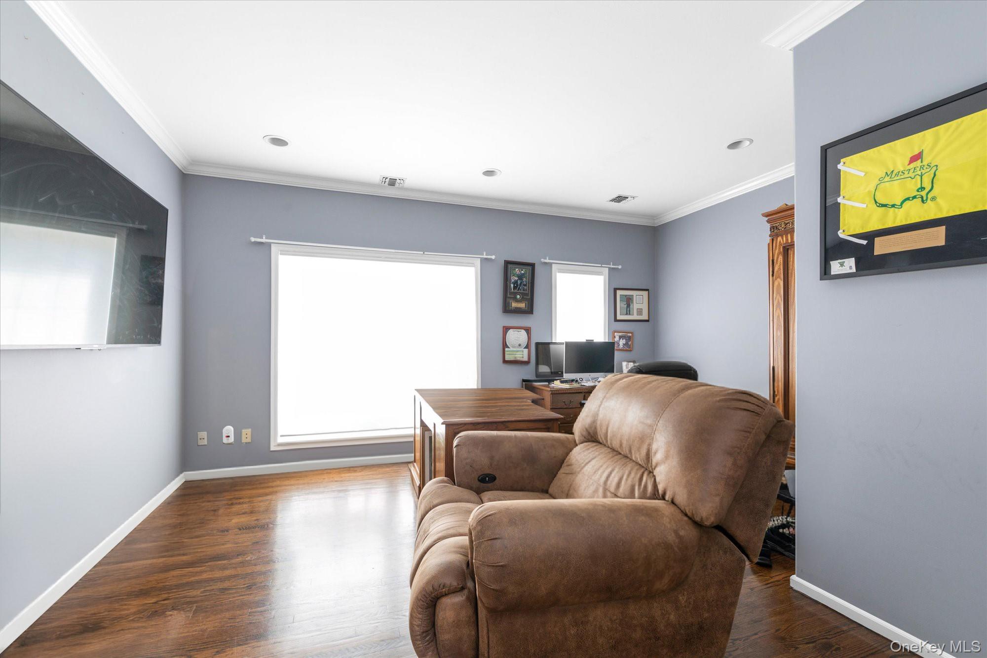 85 Sagamore Drive, Plainview, NY 11803