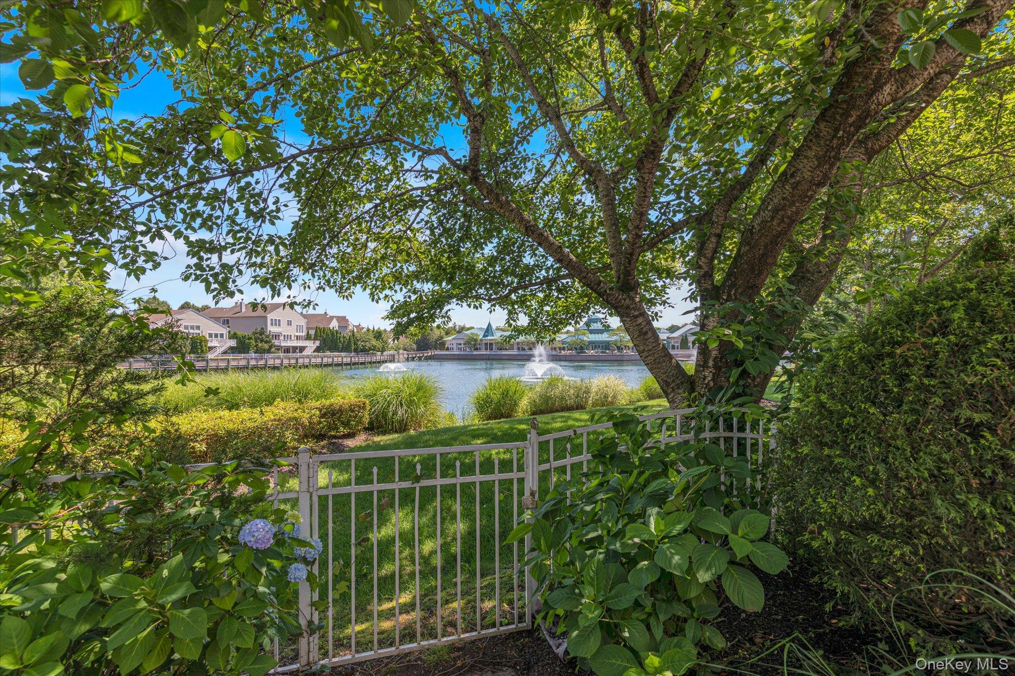 85 Sagamore Drive, Plainview, NY 11803