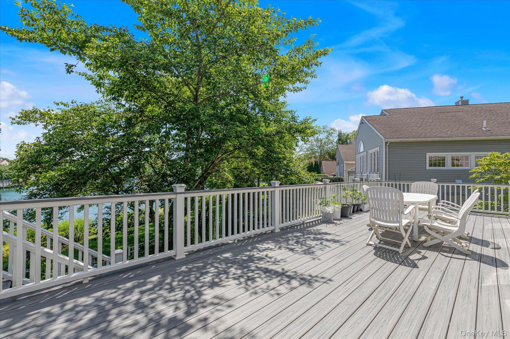 85 Sagamore Drive, Plainview, NY 11803