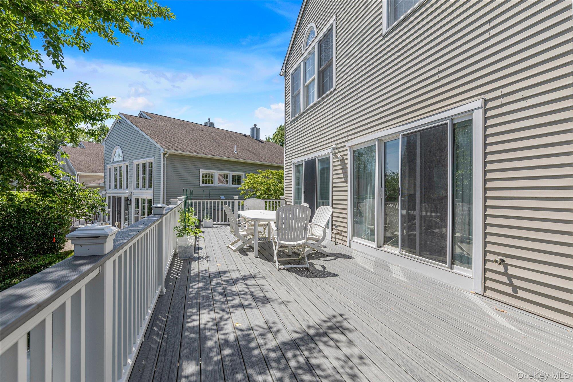 85 Sagamore Drive, Plainview, NY 11803