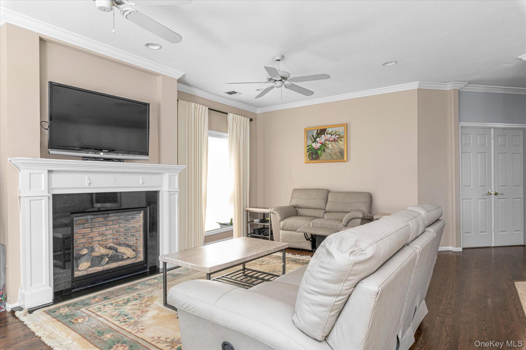 85 Sagamore Drive, Plainview, NY 11803