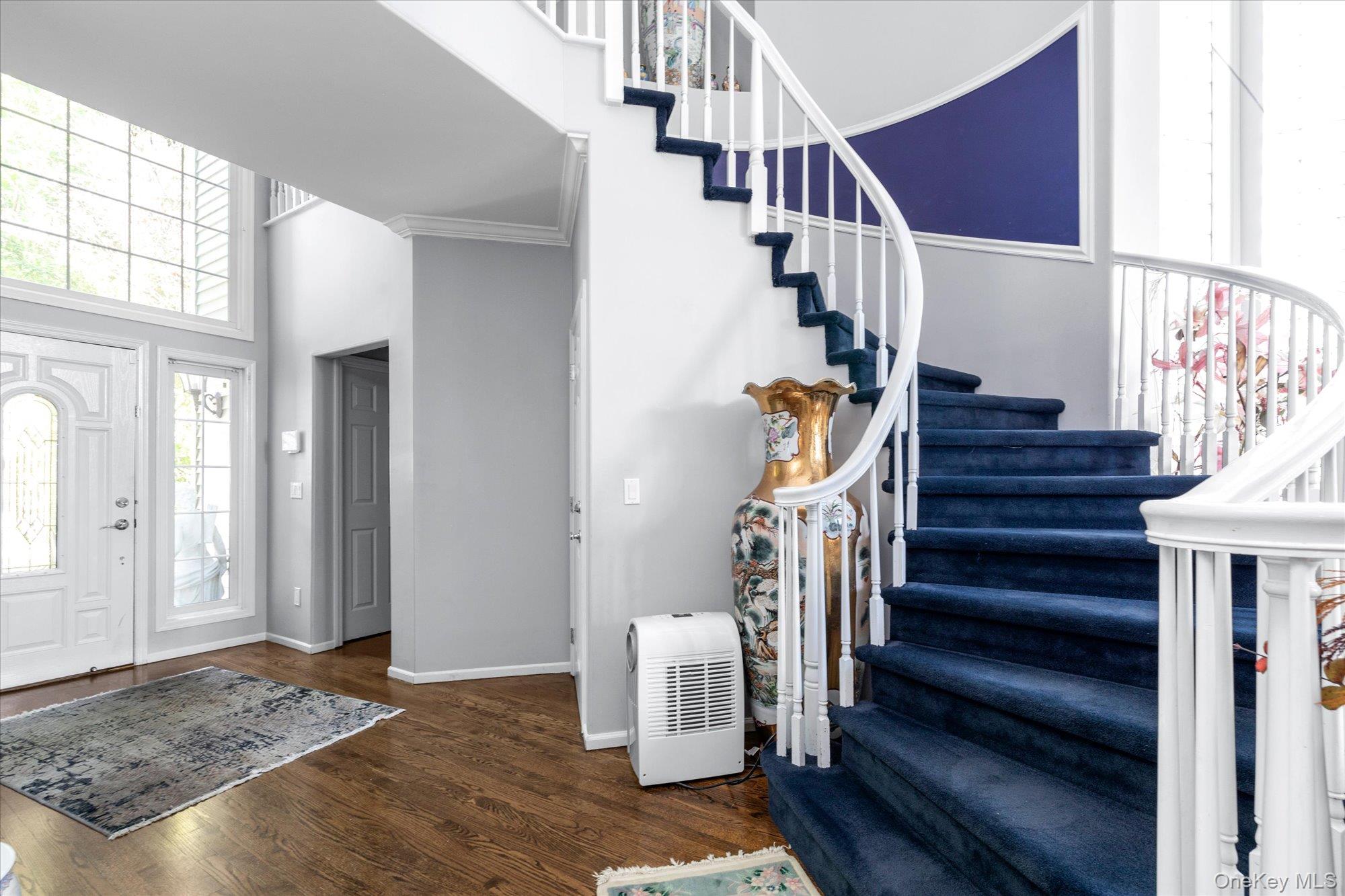 85 Sagamore Drive, Plainview, NY 11803