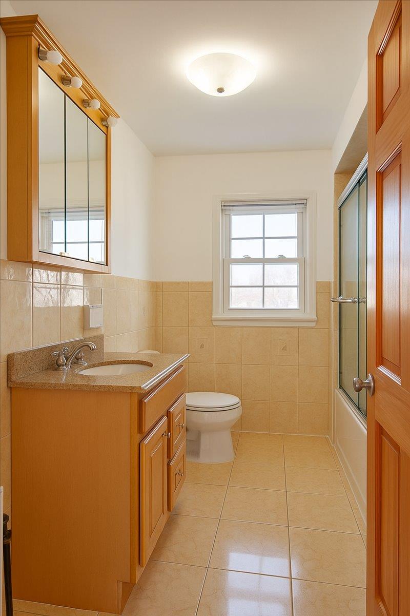 8421 169th Street, Jamaica Hills, NY 11432