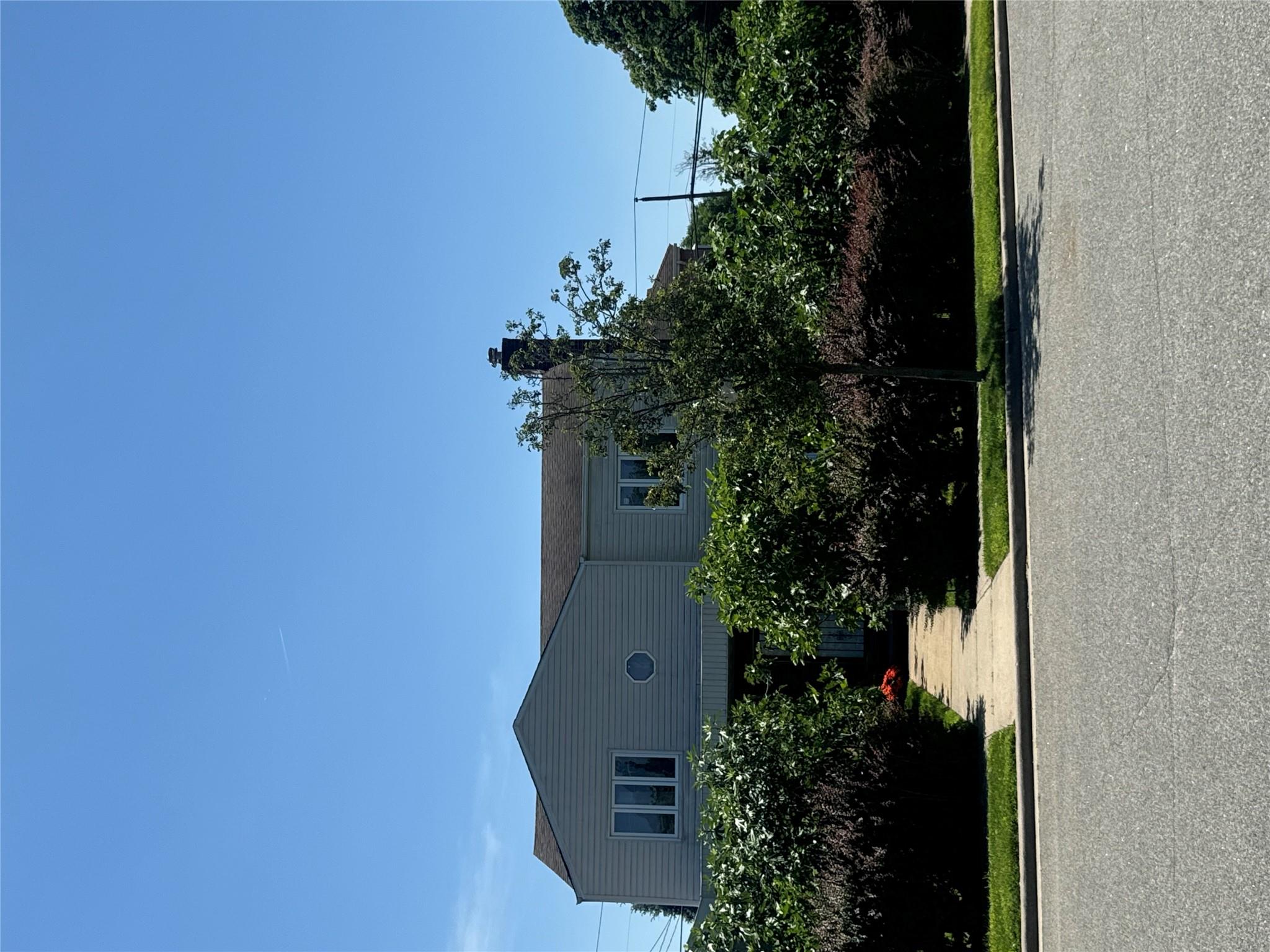 382 Hillside Drive S, New Hyde Park, NY 11040