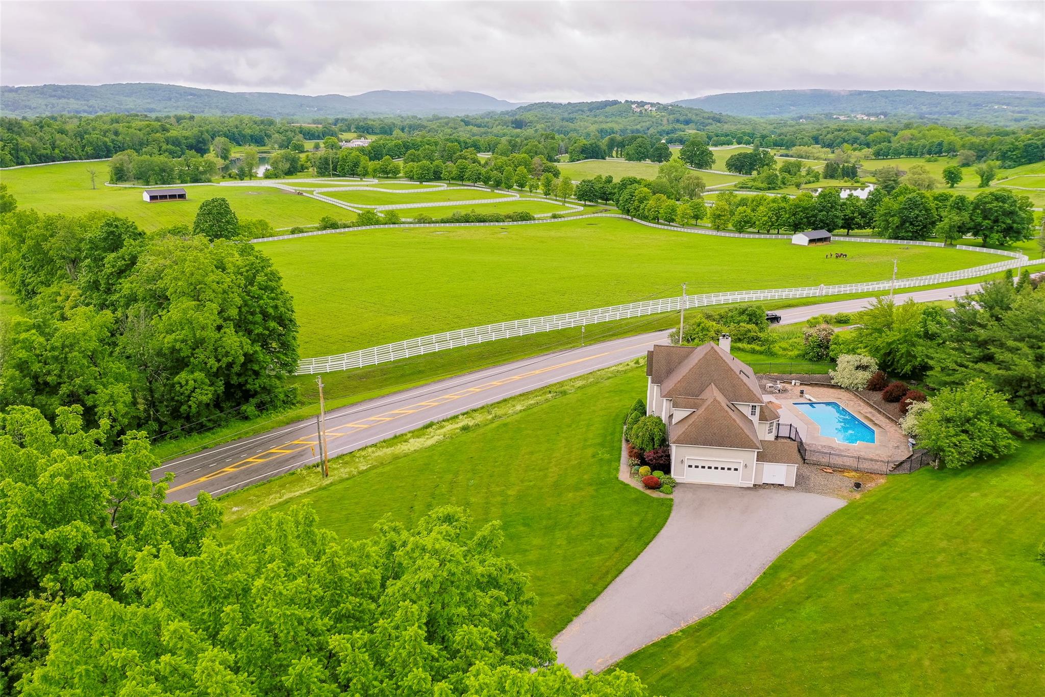 7 Frog Hollow Road, Poughquag, NY 12570