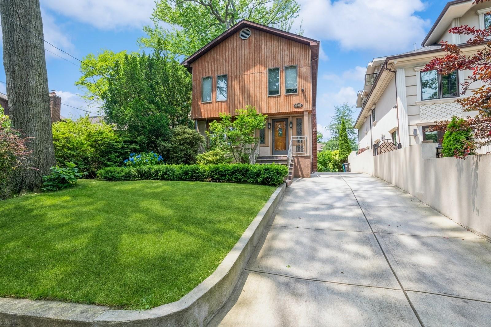 19615 Como Avenue, Holliswood, NY 11423