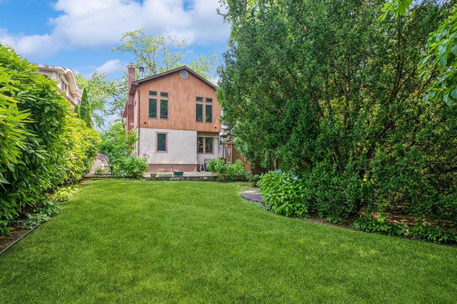 19615 Como Avenue, Holliswood, NY 11423