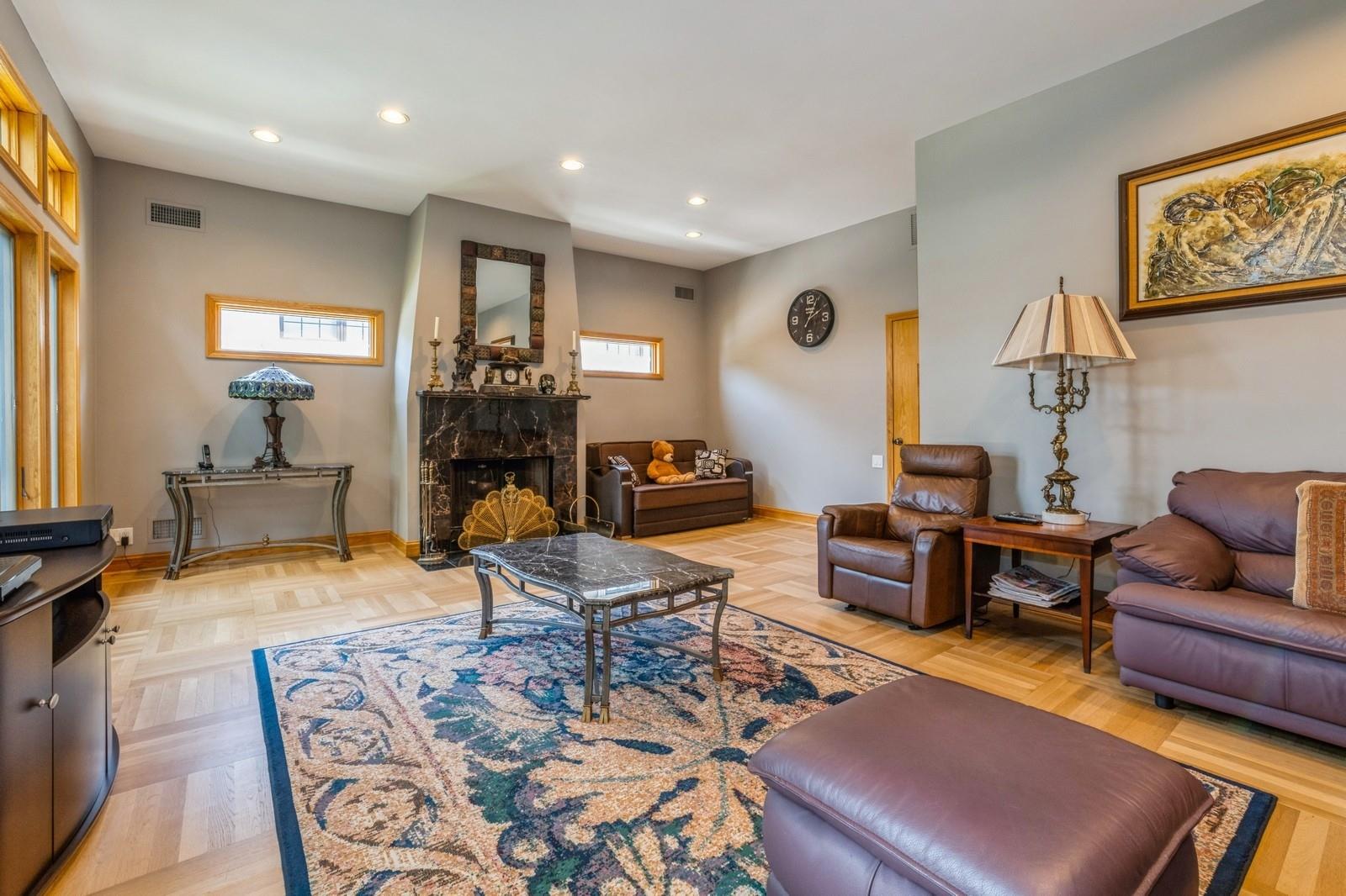 19615 Como Avenue, Holliswood, NY 11423