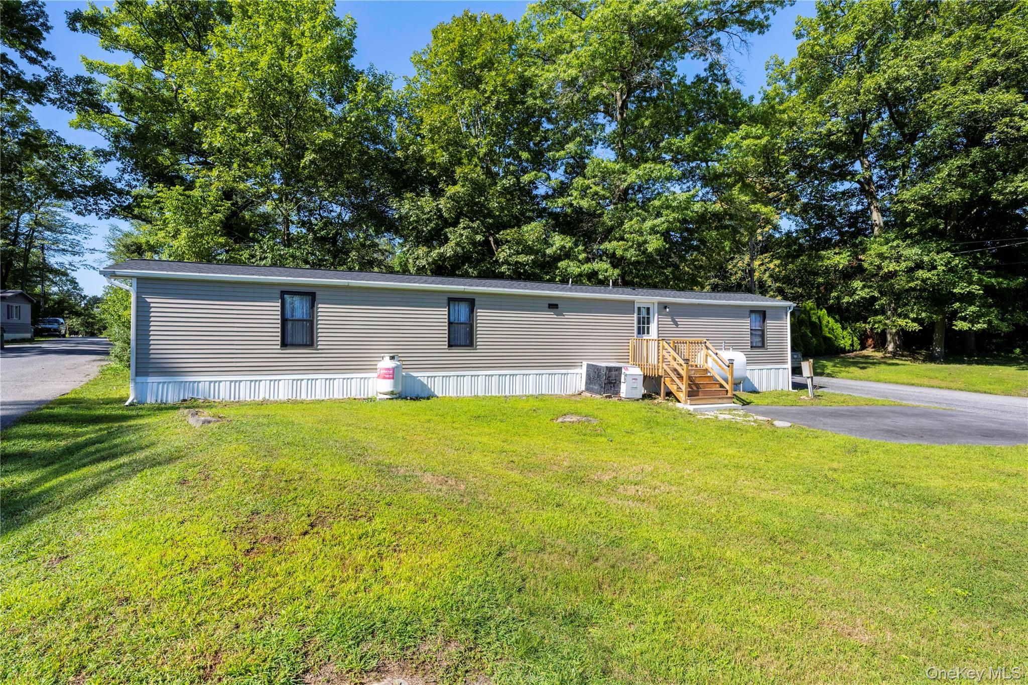 15 Julia ln, Beacon, NY 12508