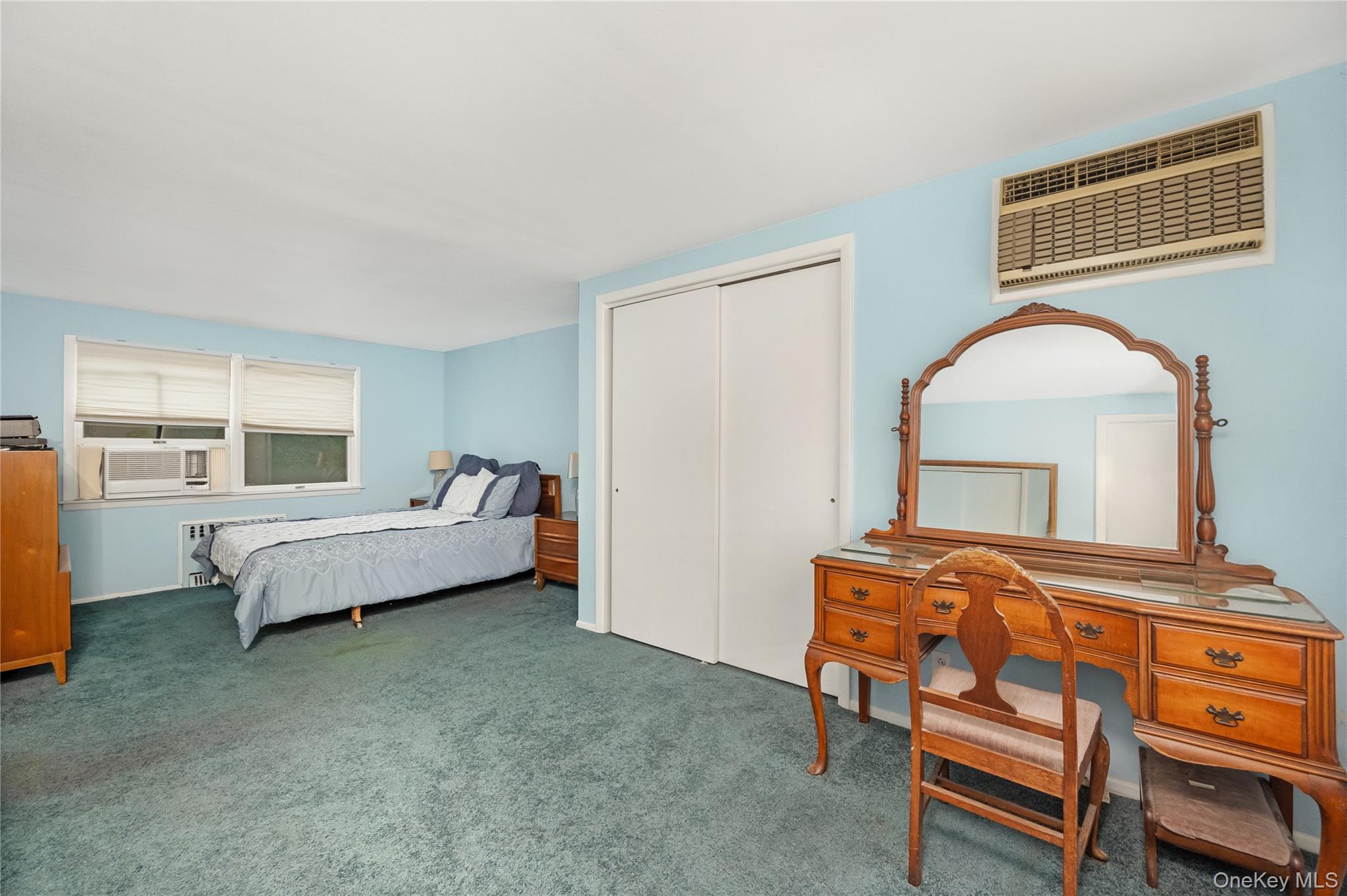 263 Foster Avenue, Malverne, NY 11565