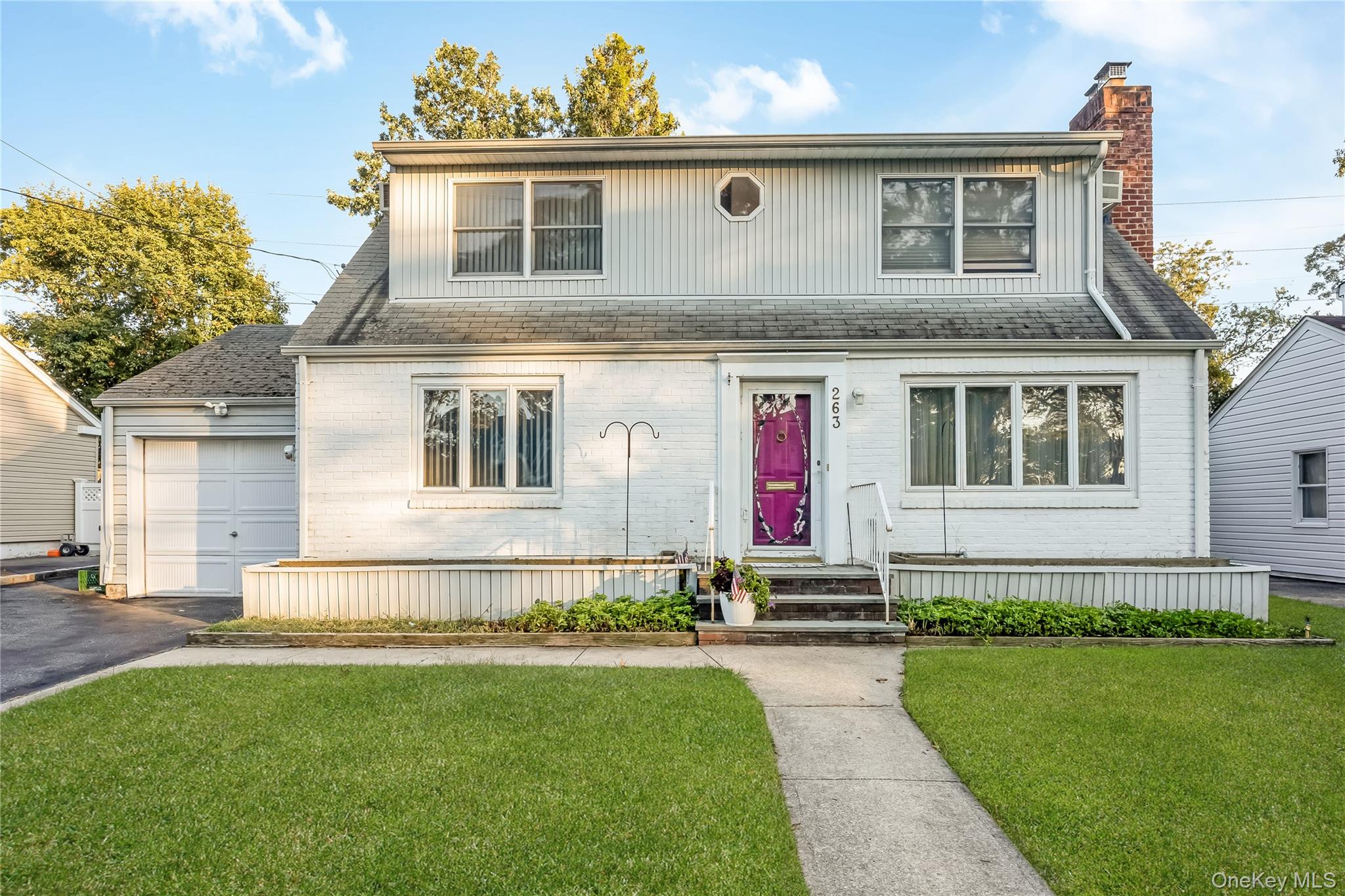263 Foster Avenue, Malverne, NY 11565