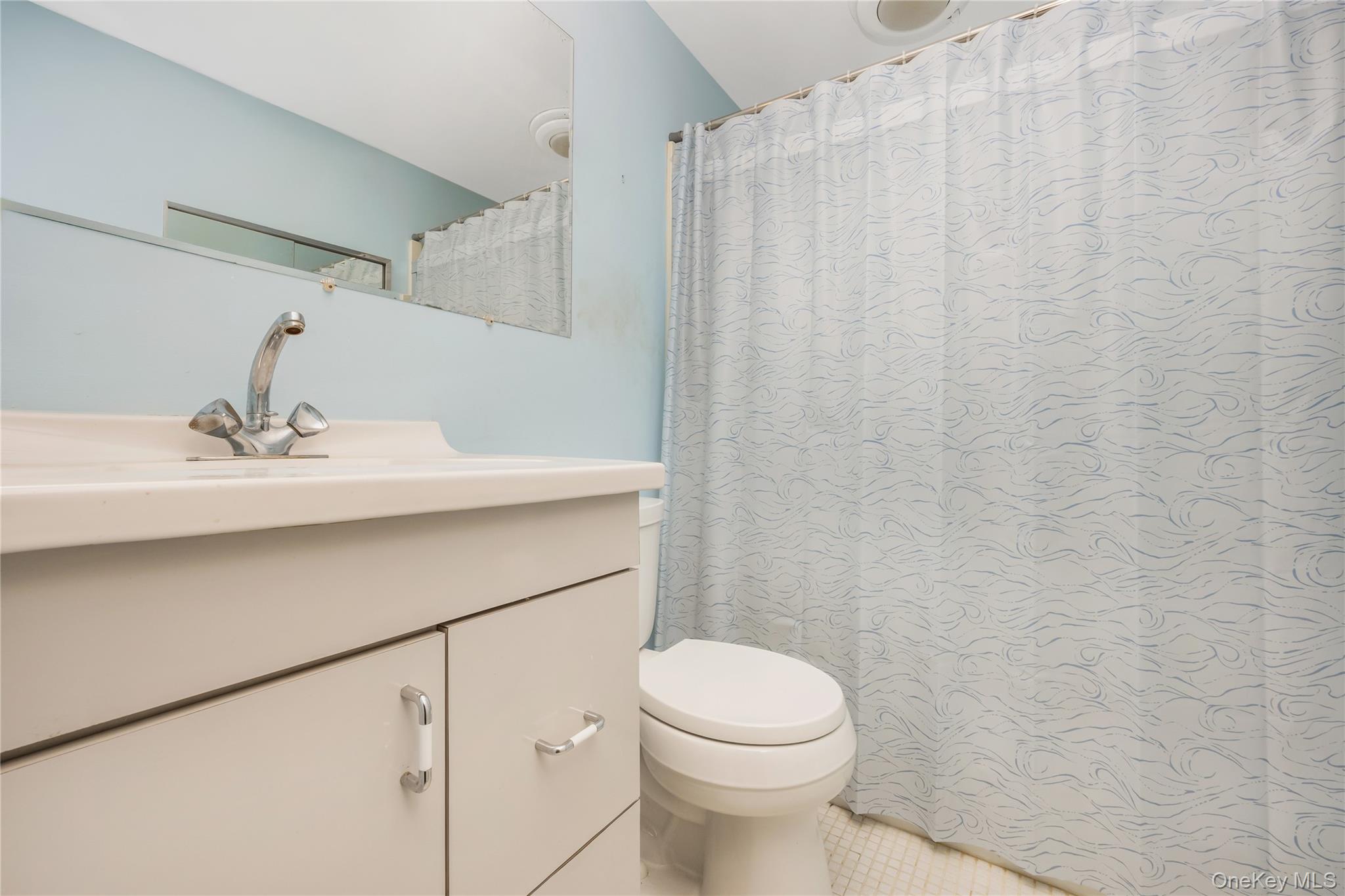 263 Foster Avenue, Malverne, NY 11565