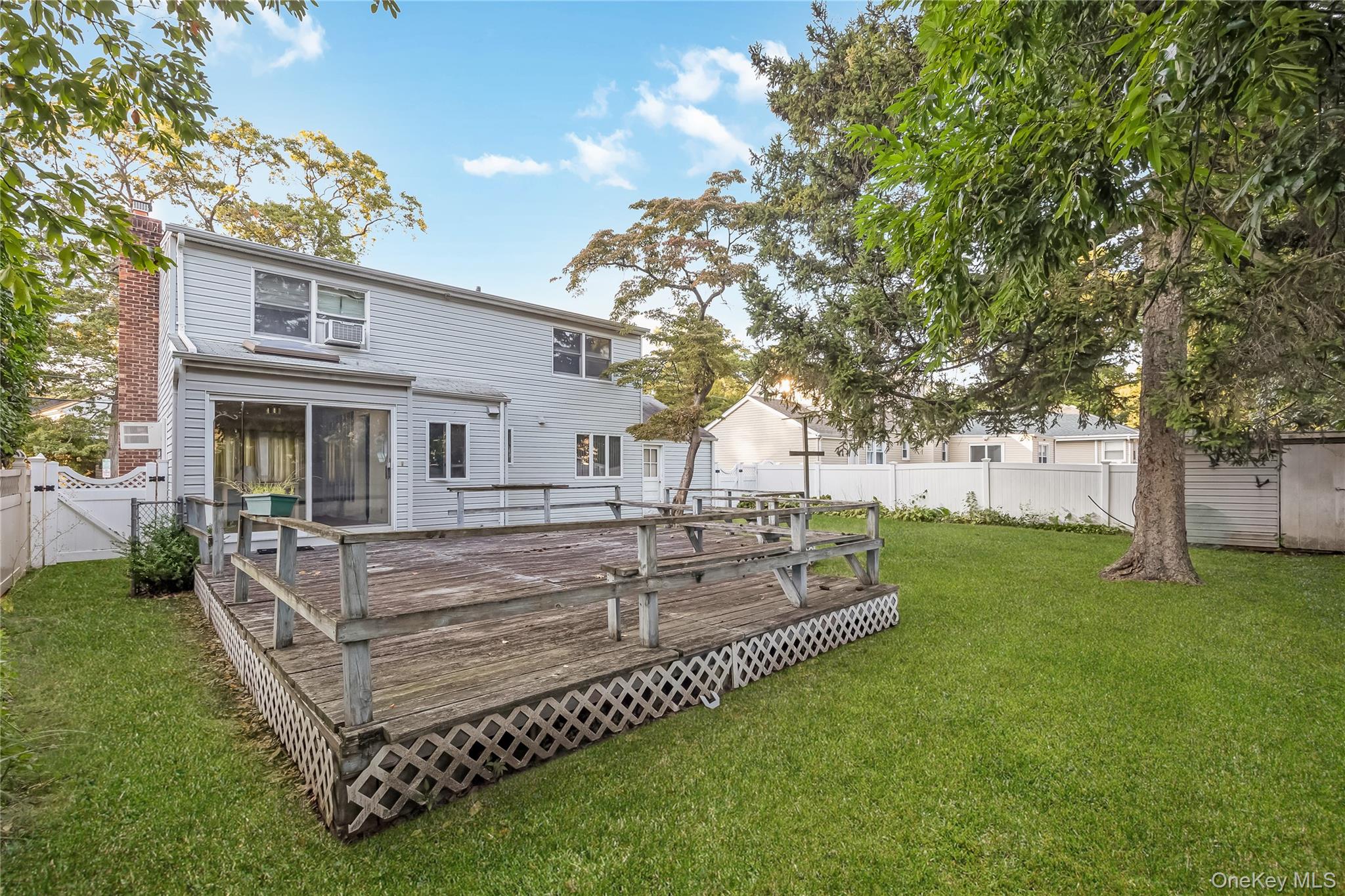 263 Foster Avenue, Malverne, NY 11565