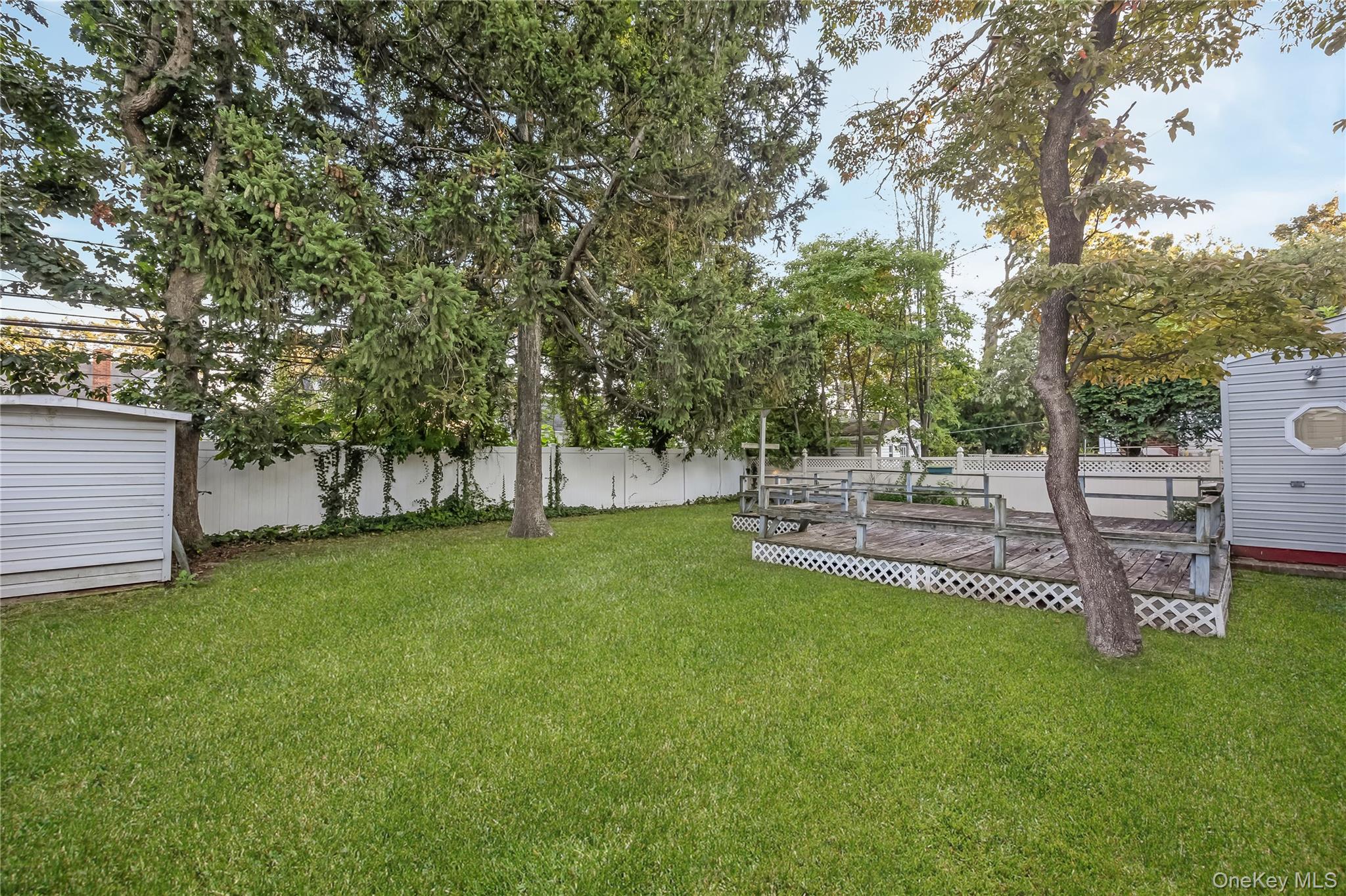 263 Foster Avenue, Malverne, NY 11565