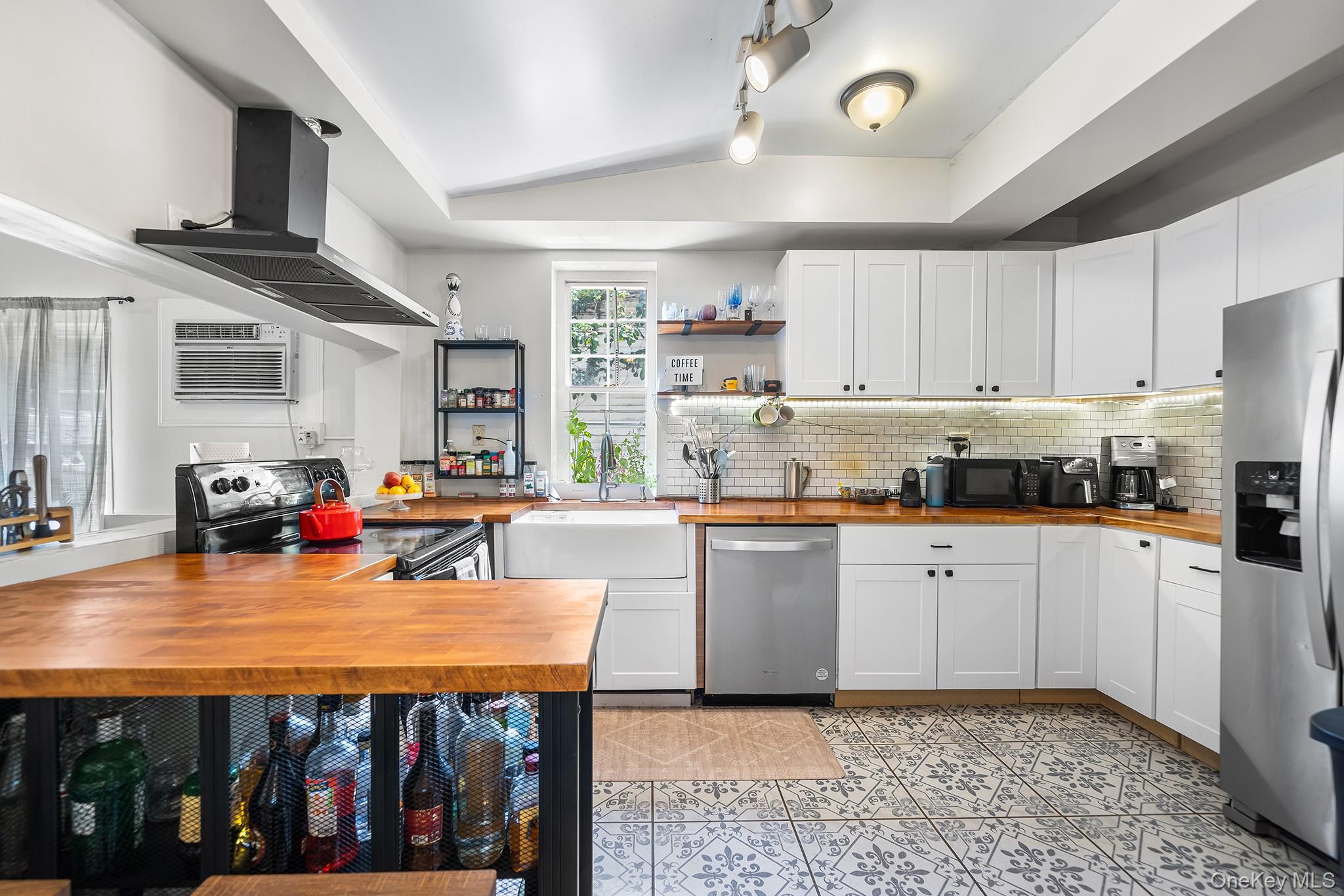 2 Dimiceli Street, New Windsor, NY 12553