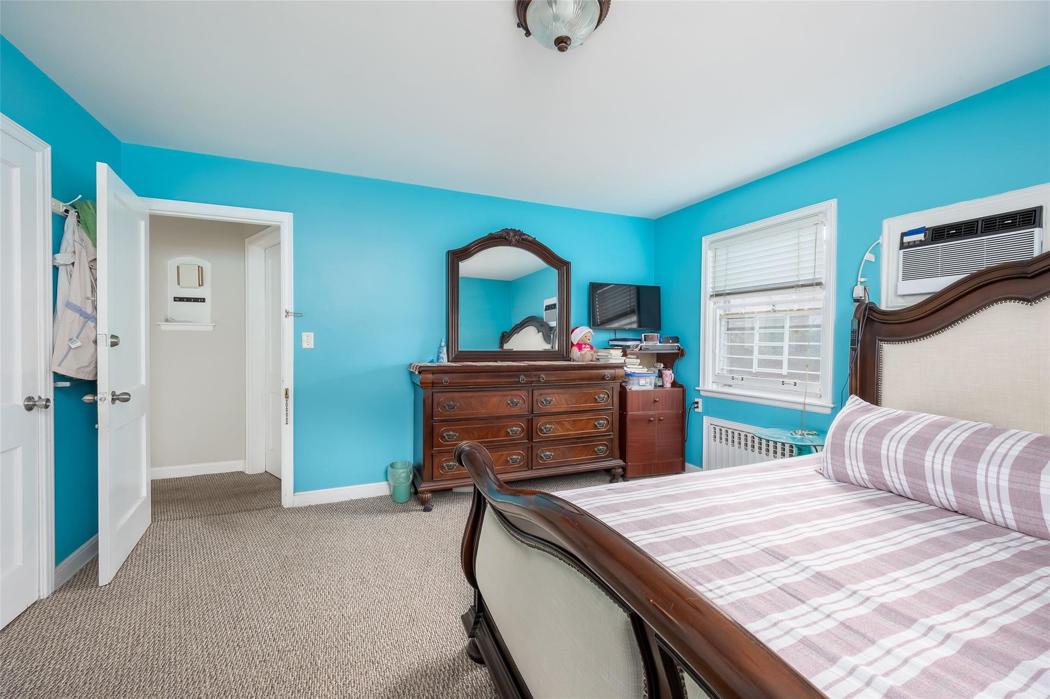 474 Newton Street, Westbury, NY 11590