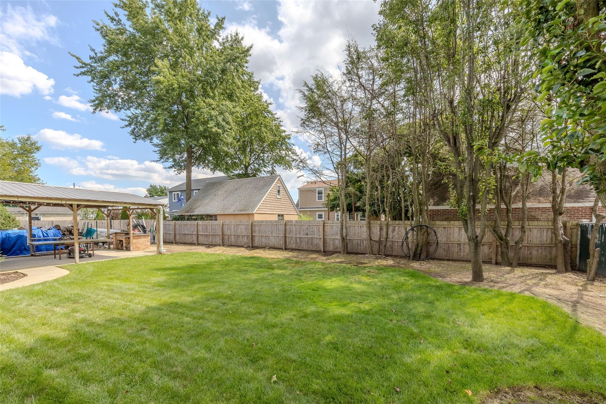 474 Newton Street, Westbury, NY 11590