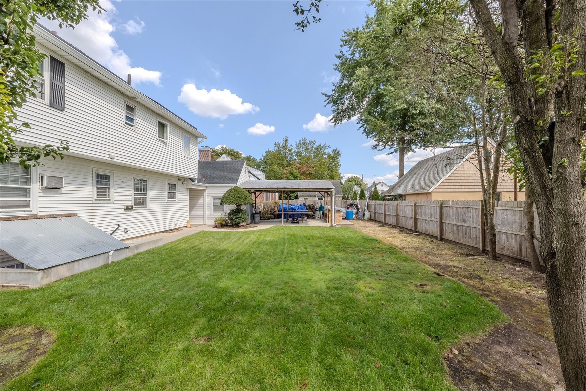 474 Newton Street, Westbury, NY 11590